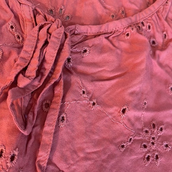 💕 Preloved Woman’s Medium Top Bundle💕 - Picture 10 of 15